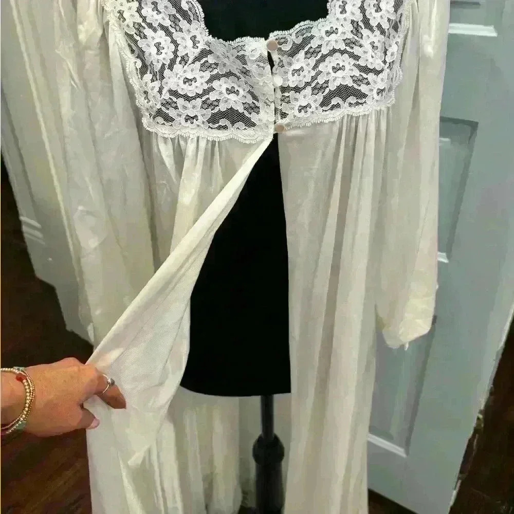 Vintage Llise Stevens White Lace Nightgown Cape Sz Medium - Picture 3 of 9